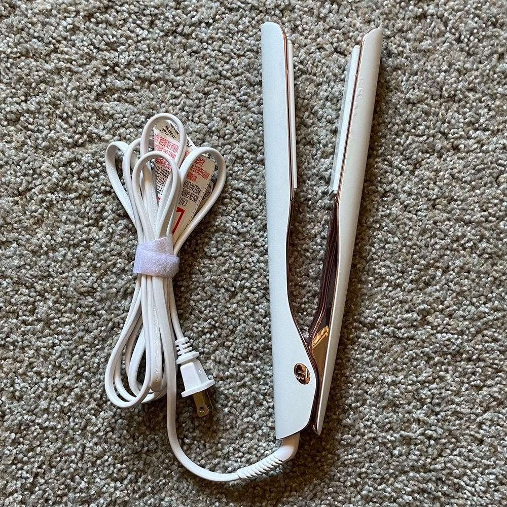Gently Used - T3 Lucea ID 1” Straightener